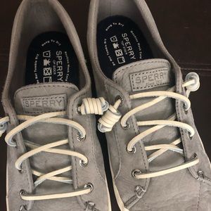 Sperry women’s boat shoe
